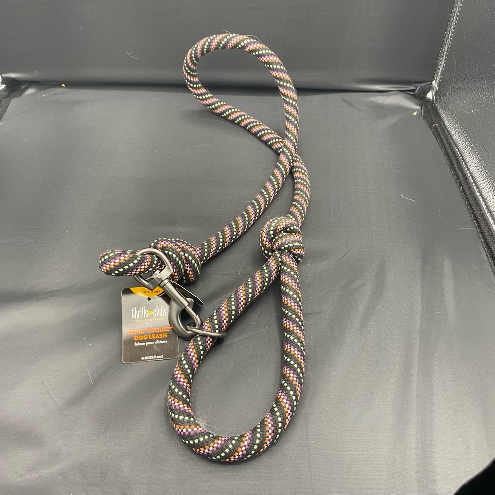 Thrills&chills dog leash